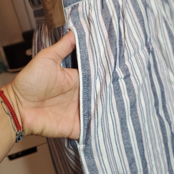 "PRICE DROP" Romper - Picture 5 of 8